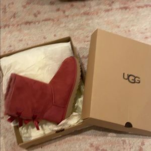 Cute uggs with bows